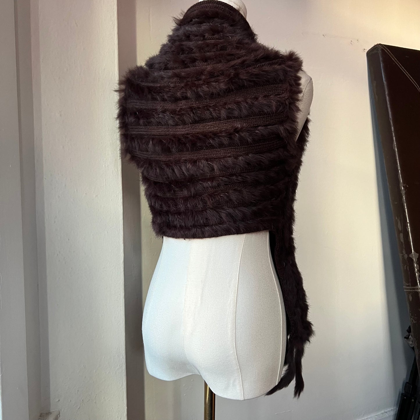 Rabbit fur knit sleeveless cardigan