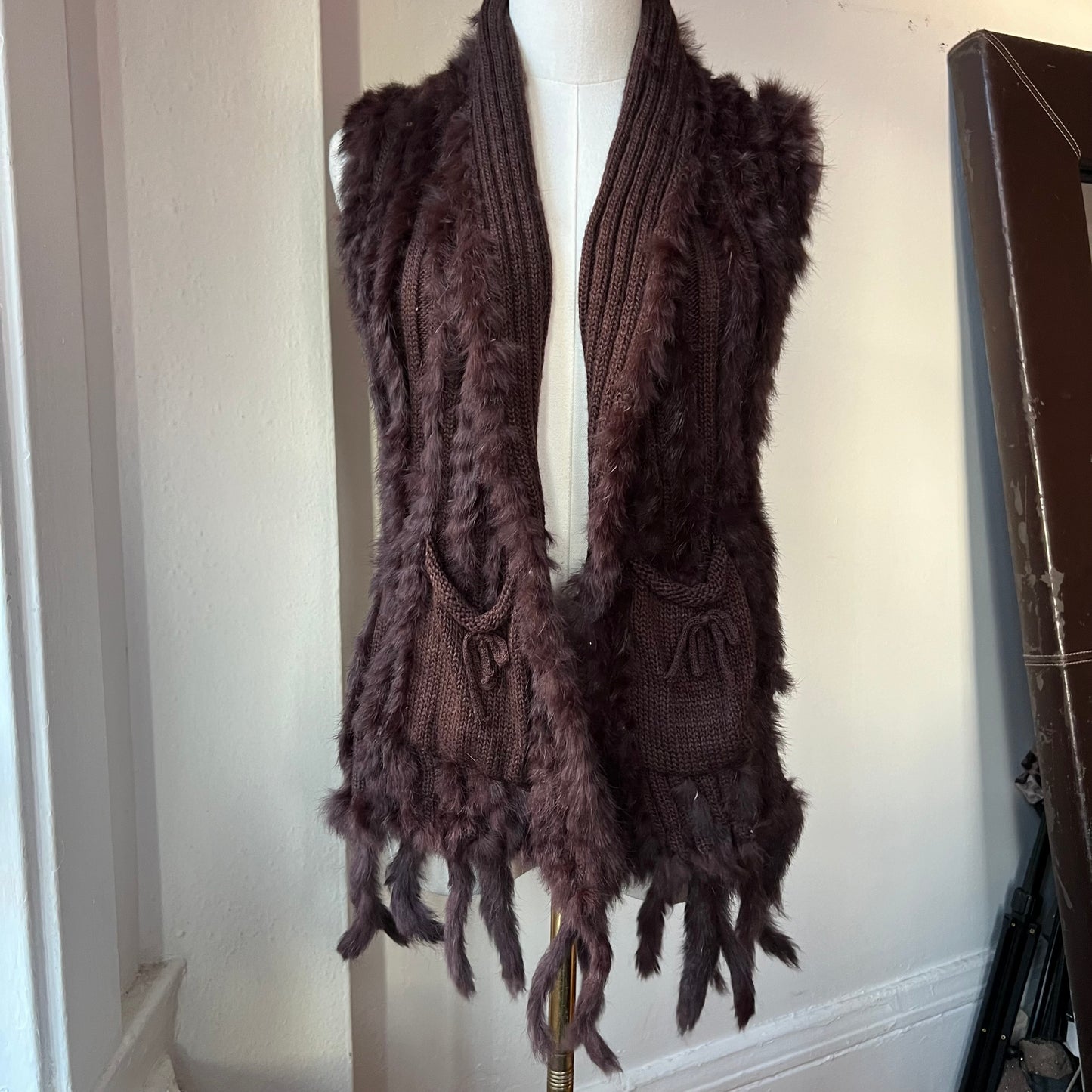 Rabbit fur knit sleeveless cardigan