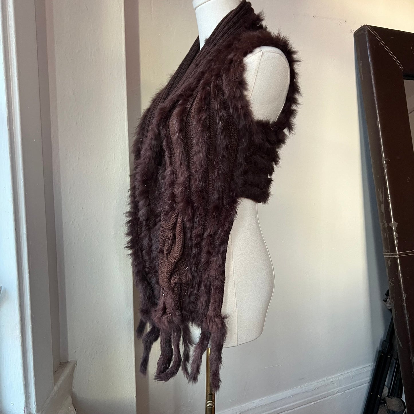 Rabbit fur knit sleeveless cardigan