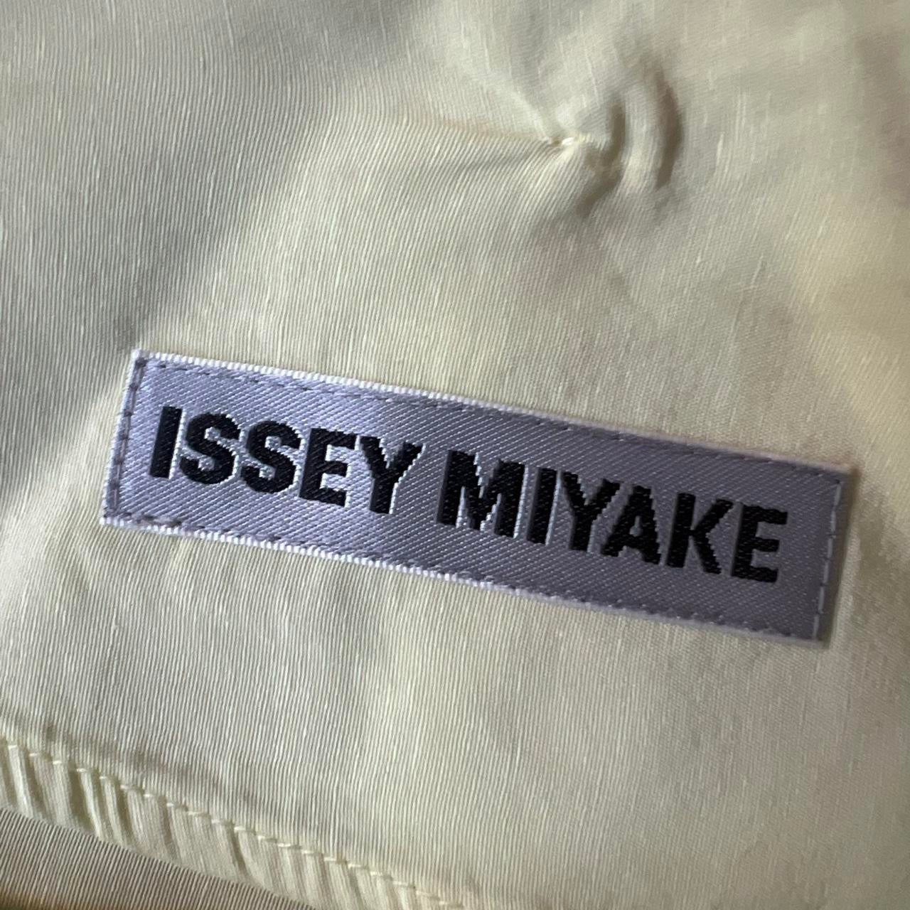 SS22 issey miyake blouse