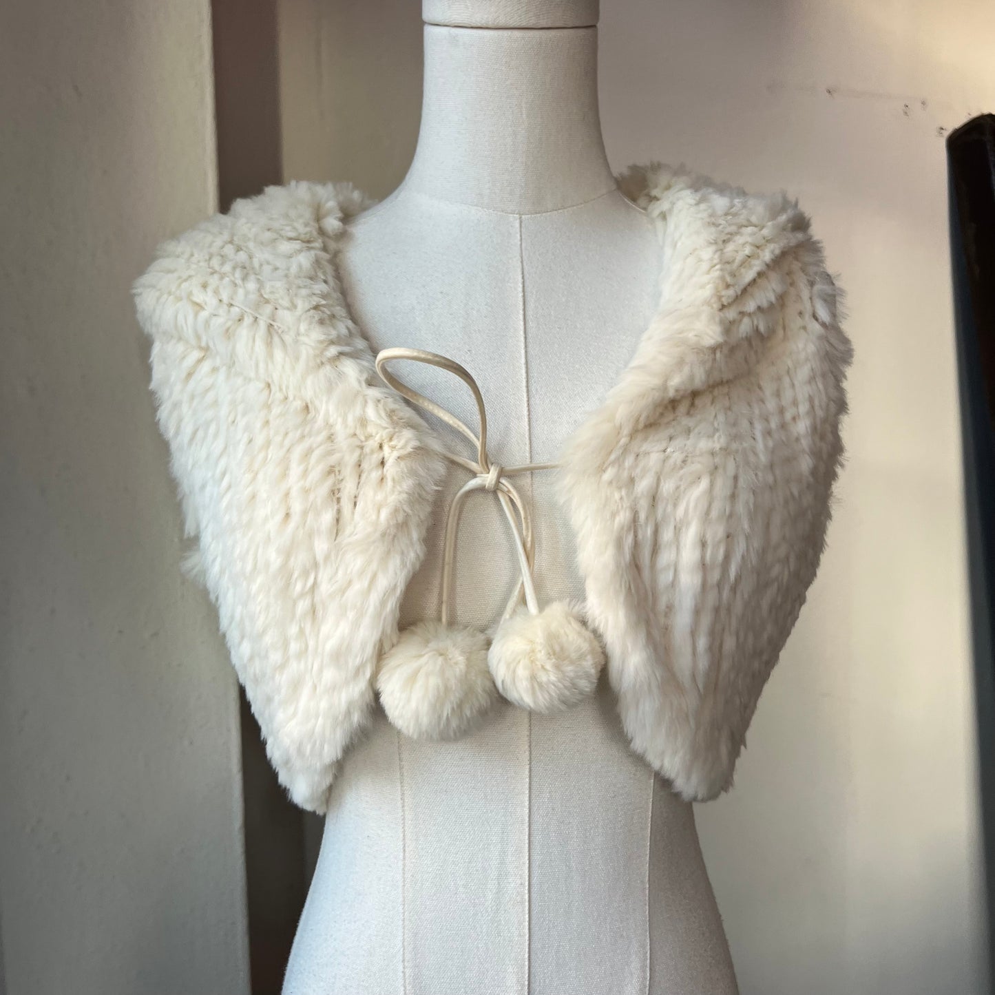 Rabbit fur hooded sleeveless vest
