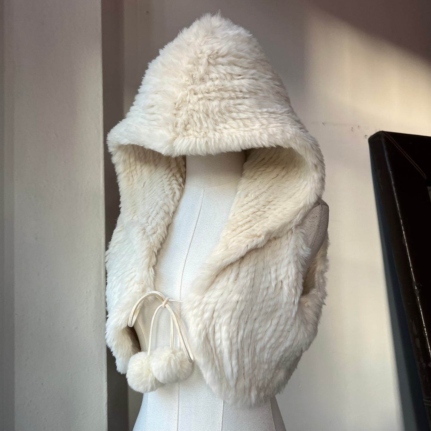 Rabbit fur hooded sleeveless vest