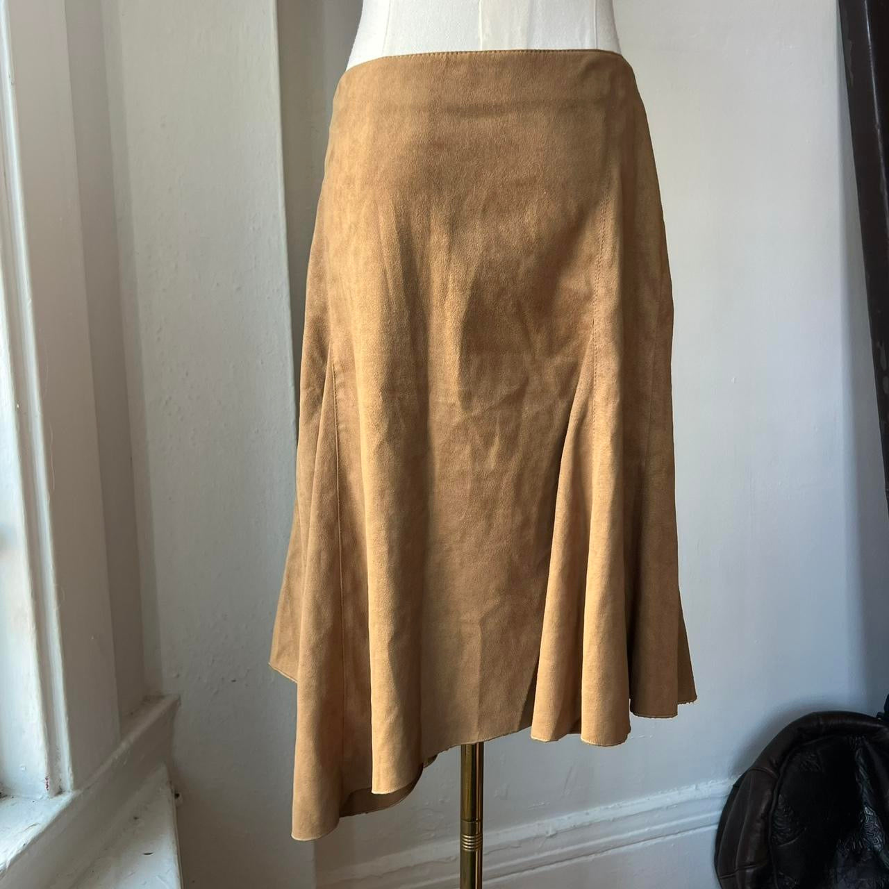 Asymmetrical skirt