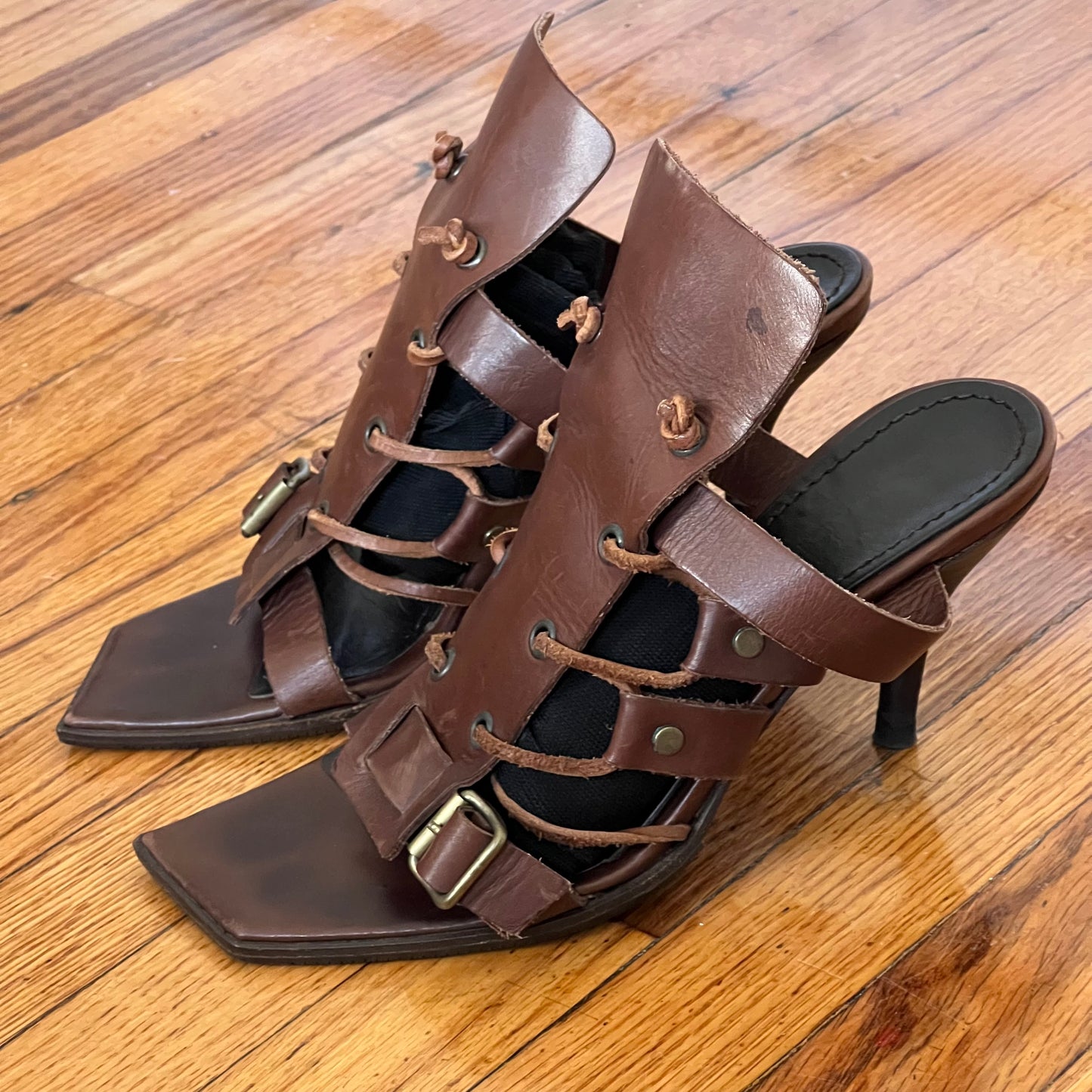 Leather heeled sandal